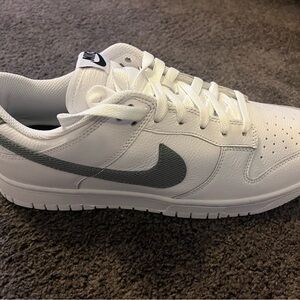 Exclusive Nike “Villanova” Dunks